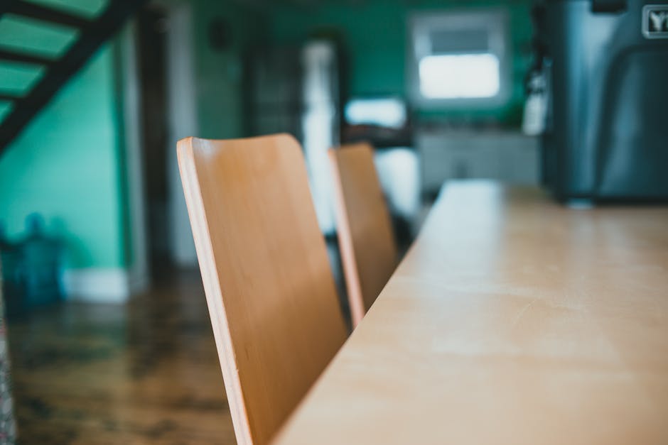 Esstisch und Stühle richtig planen: Maße, Abstände, Materialien und echte Preise