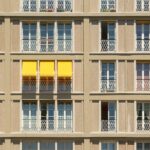 Gelenkarmmarkise auf Balkon oder Terrasse nachrüsten: Aufmaß, Befestigung, Elektrik und echte Kosten