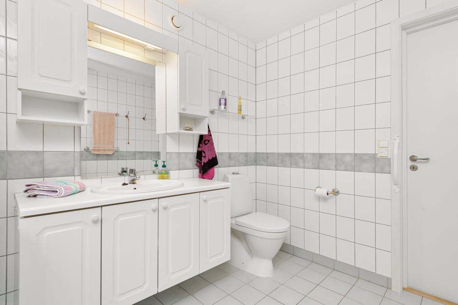 Spiegelschrank im Bad nachrüsten: Auswahl, Aufmaß, Elektro, Montage und echte Kosten